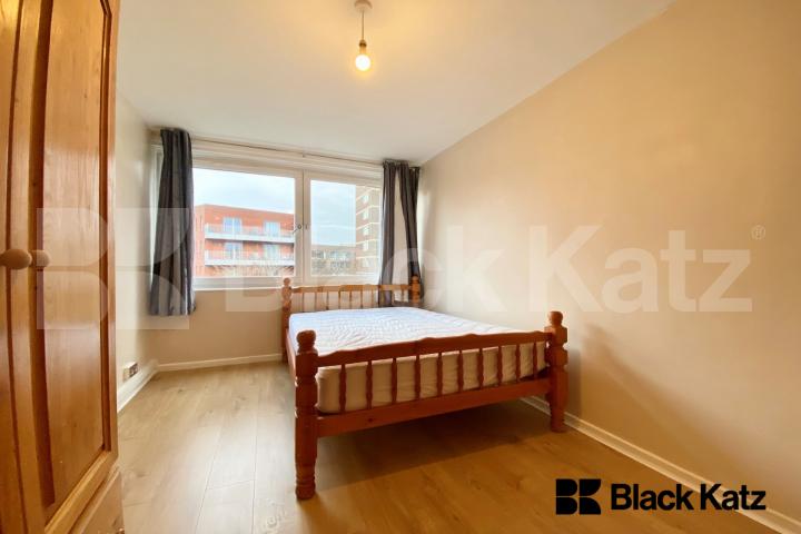 Three Bedroomed Apartment in the Heart of London Bridge Mulvaney Way, London Bridge 